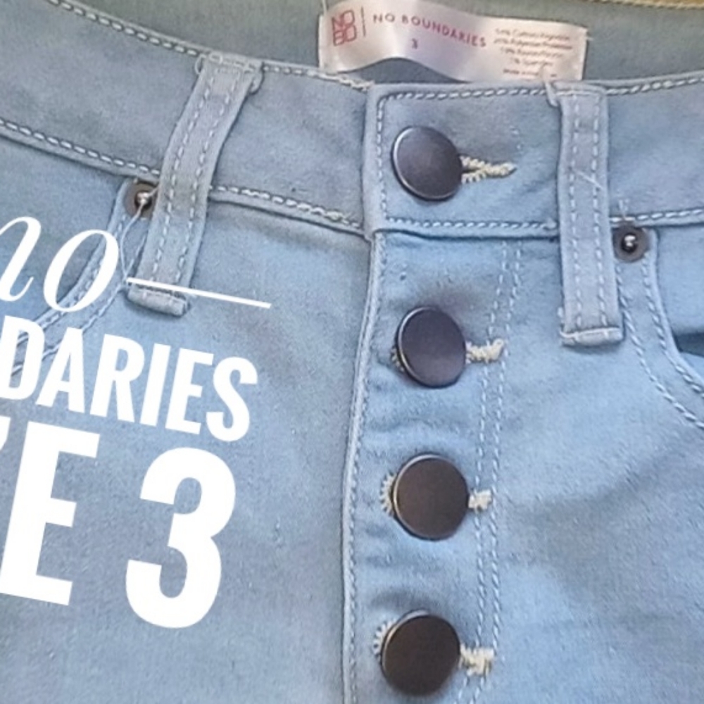 No boundaries size 3 like new stretchy pants